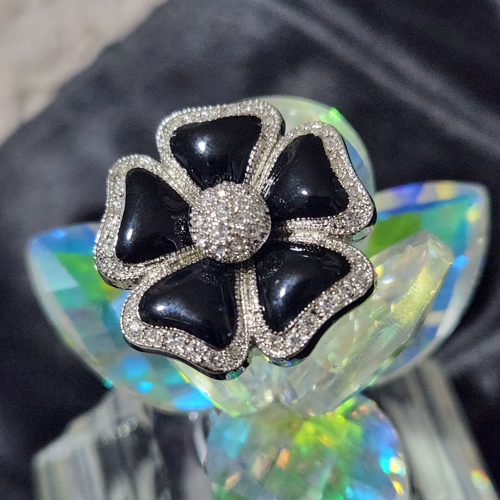 NEW 18k Gold Electroplated Black and Silver Flower Ring Size 7 Adjustable
